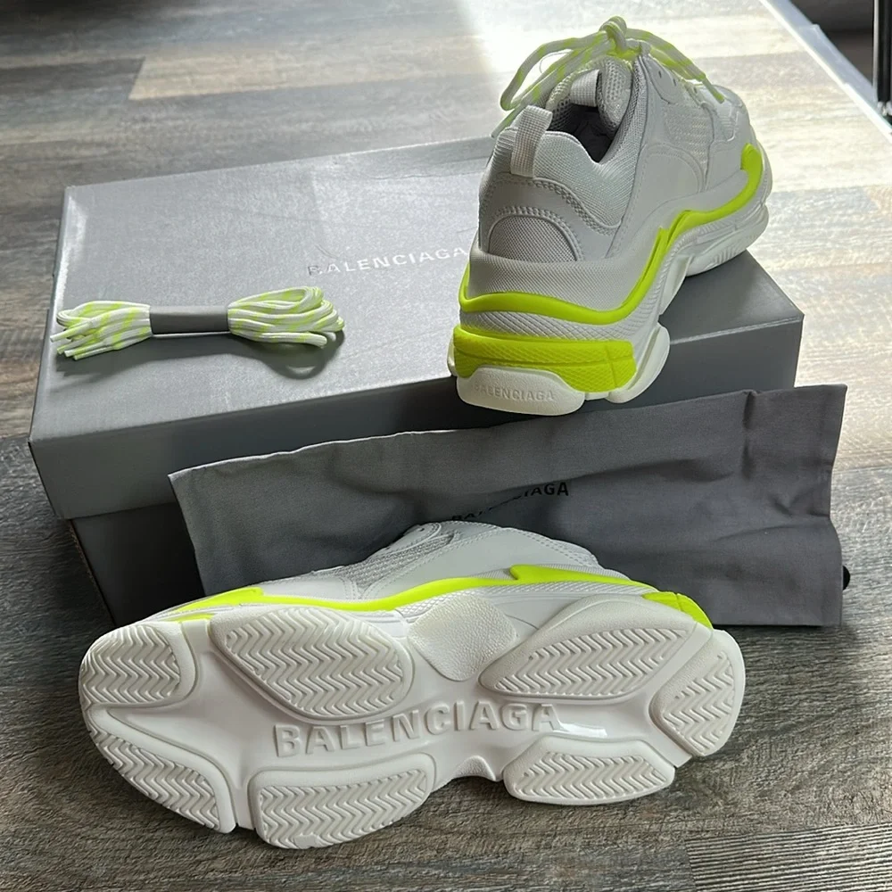 Balenciaga Triple S Monocolor/Fluo Accent/NW - Picture 2 of 2
